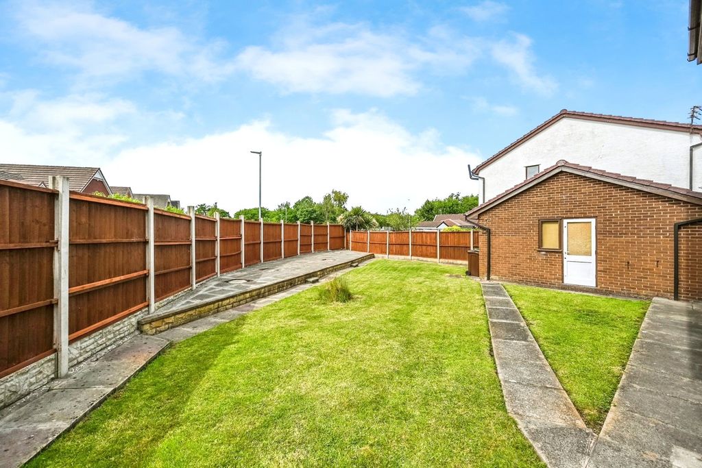 Property photo 2 of 16 Picture No. 13