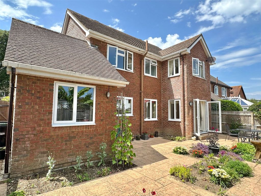 Property photo 2 of 27 Picture No. 14