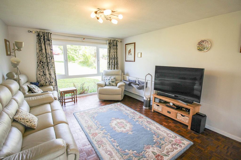 Property photo 2 of 23