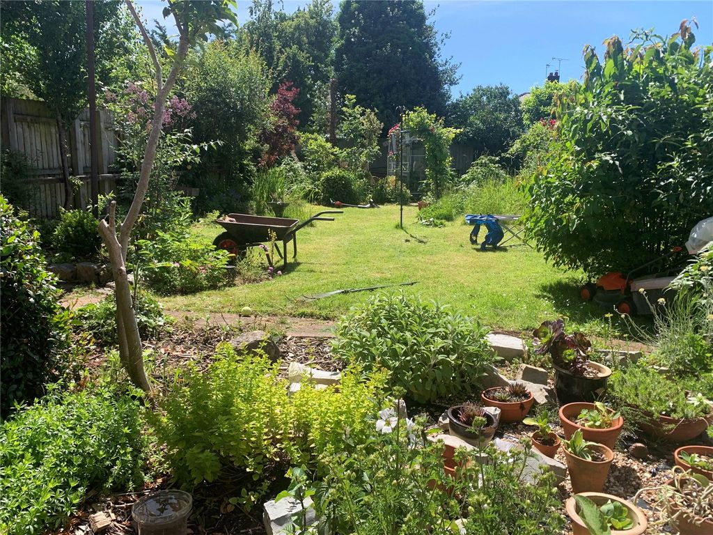Property photo 3 of 20 Garden