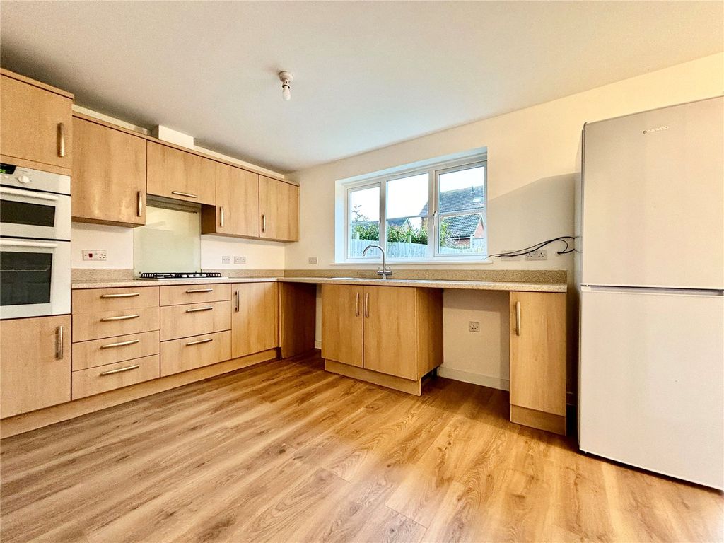 Property photo 3 of 15 Kitchen