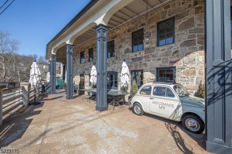 Property photo 3 of 8 <Alttext/>