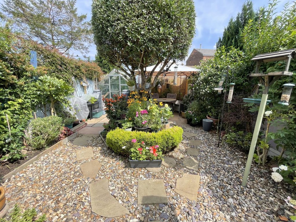 Property photo 2 of 18 Silcott Street