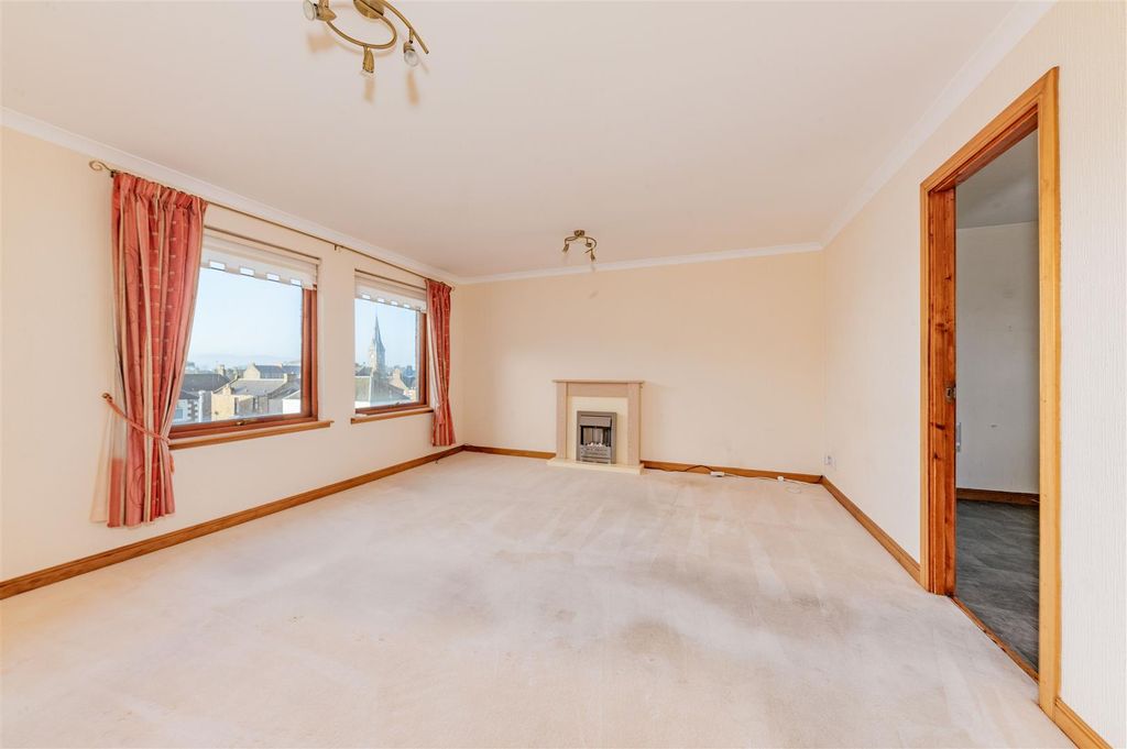 Property photo 2 of 13 16 Cross Street Bf-11.Jpg