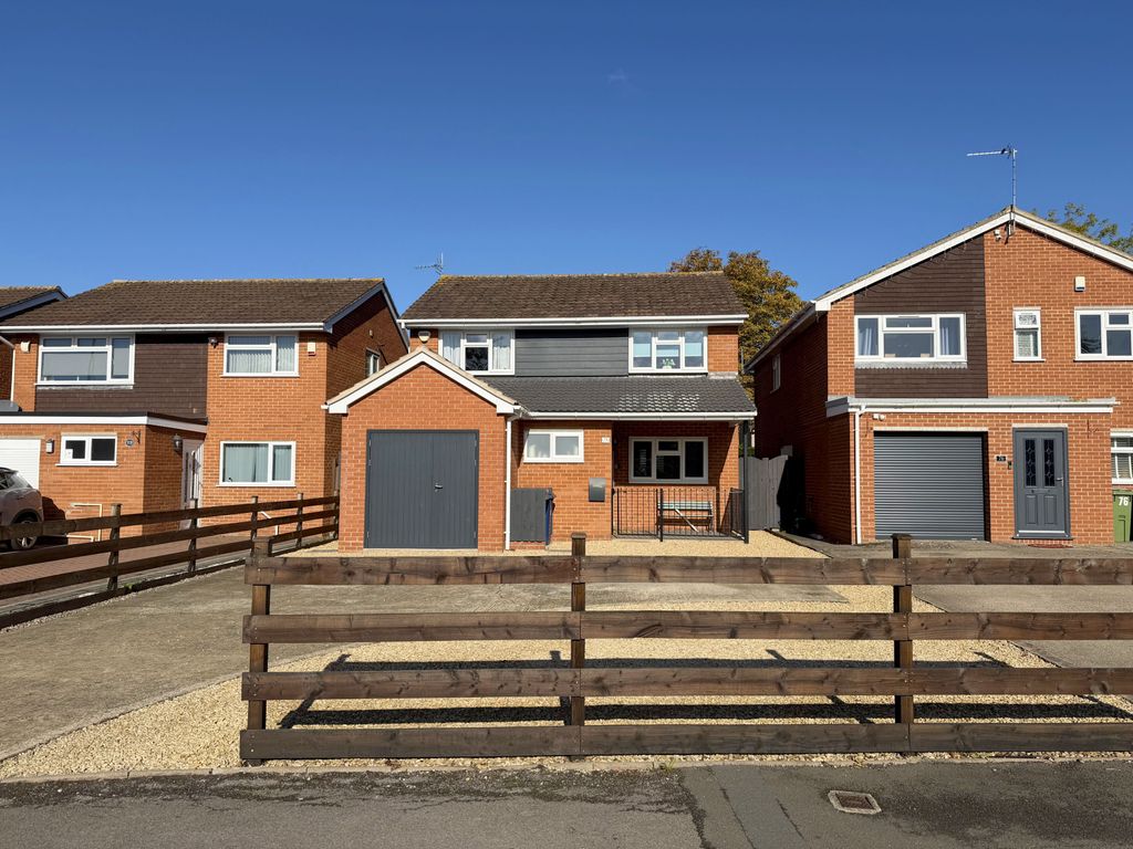 Property photo 1 of 29 4 Bedroom Detached House For Sale