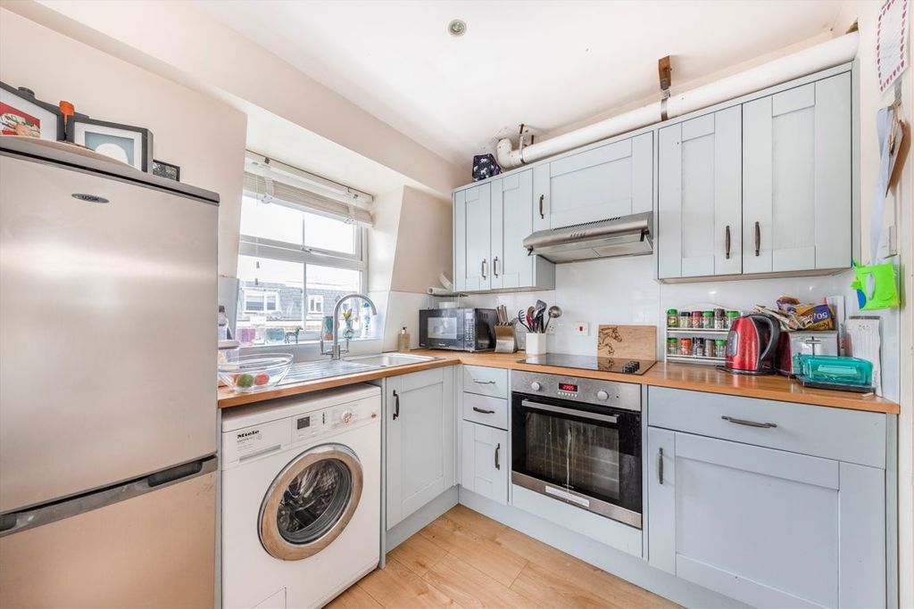 Property photo 3 of 4