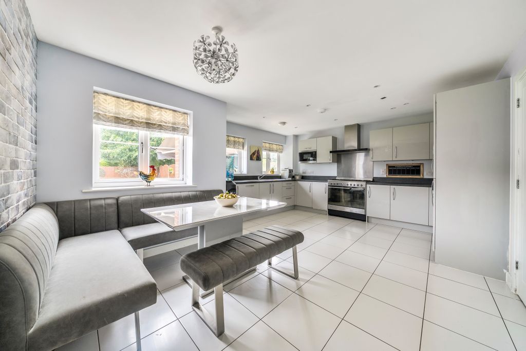 Property photo 2 of 16 13542611468Cbcdf904055