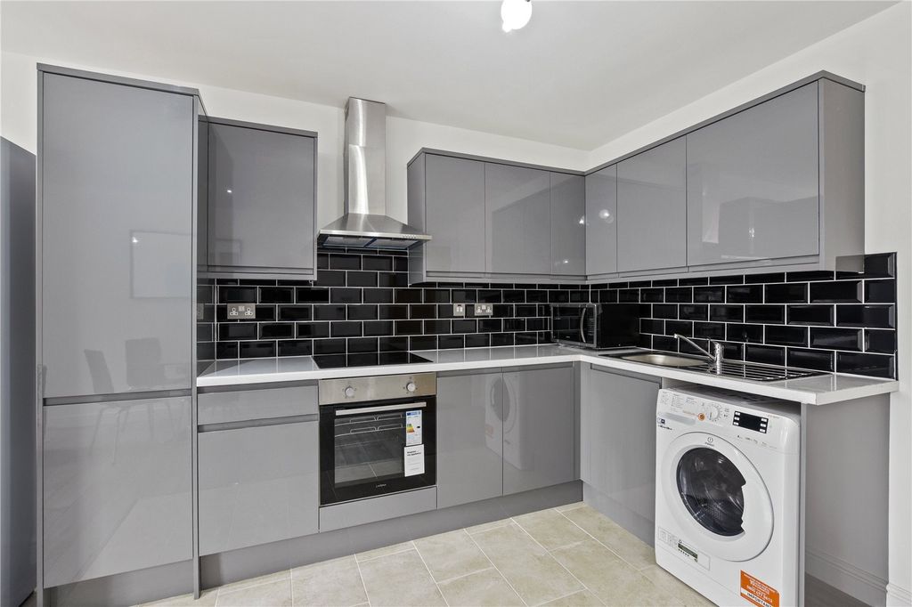 Property photo 3 of 6 Kitchen