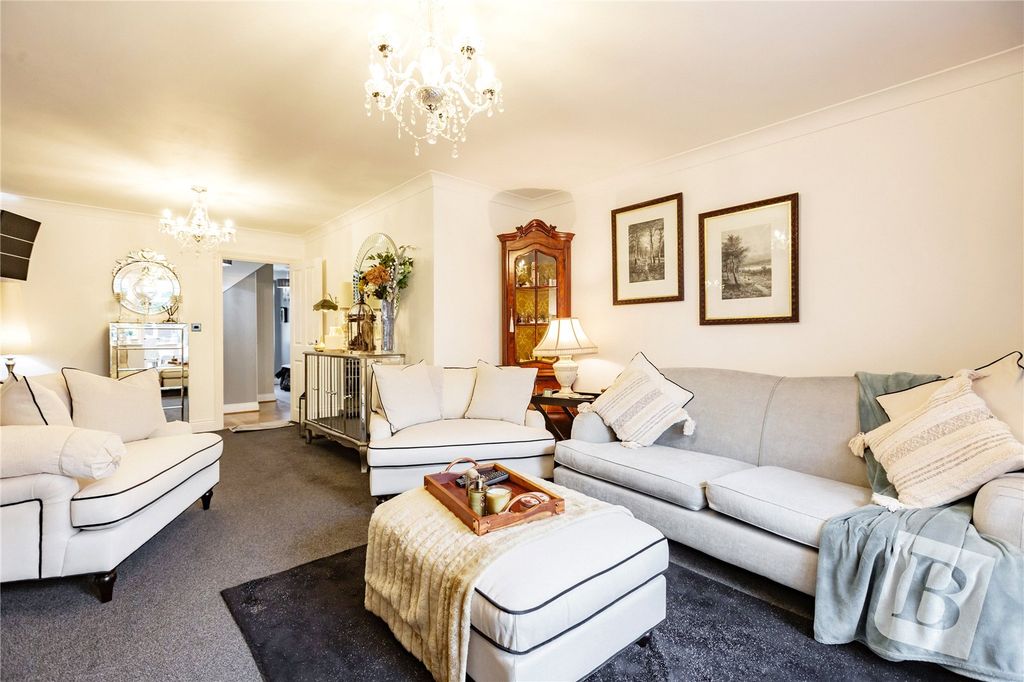 Property photo 2 of 21 Picture No. 29