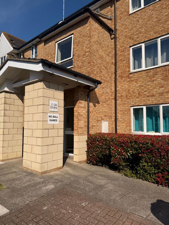 Property photo 1 of 6 One-Bedroom Ground Floor Flat To Rent €“ Wharf Road South, Grays