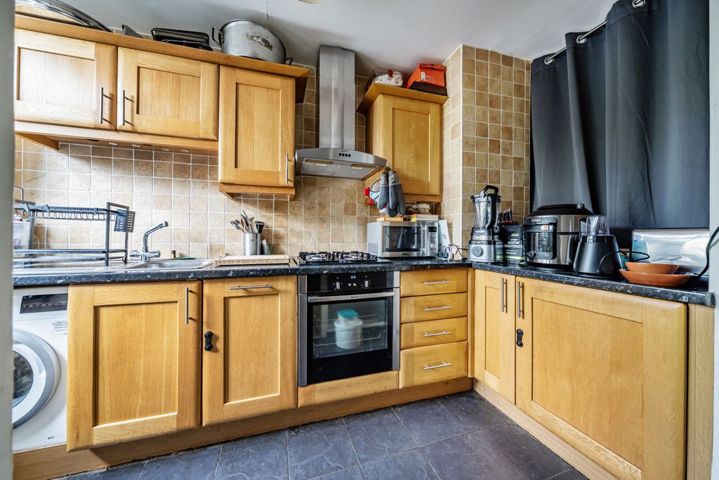 Property photo 3 of 22 Kitchen
