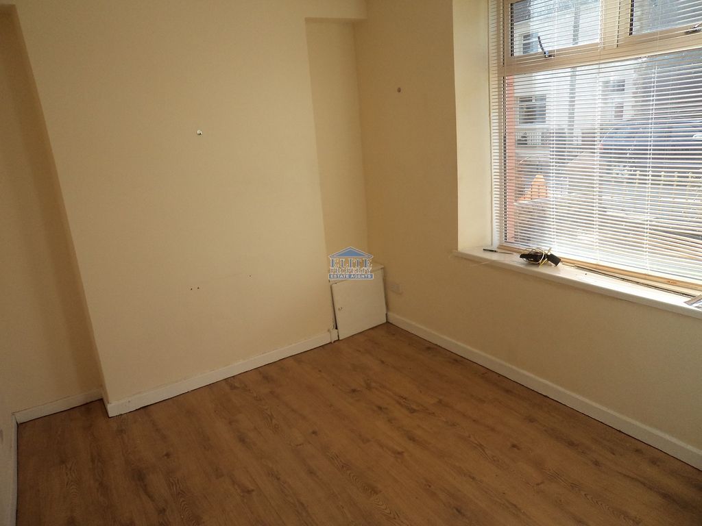 Property photo 3 of 5 Lounge