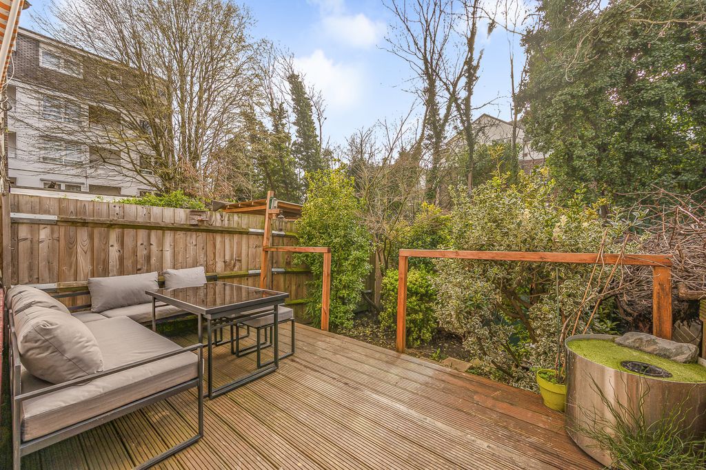 Property photo 3 of 9