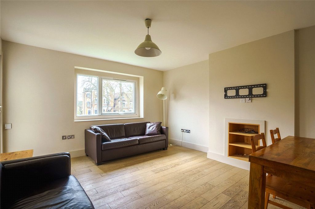 Property photo 1 of 10 Reception Room