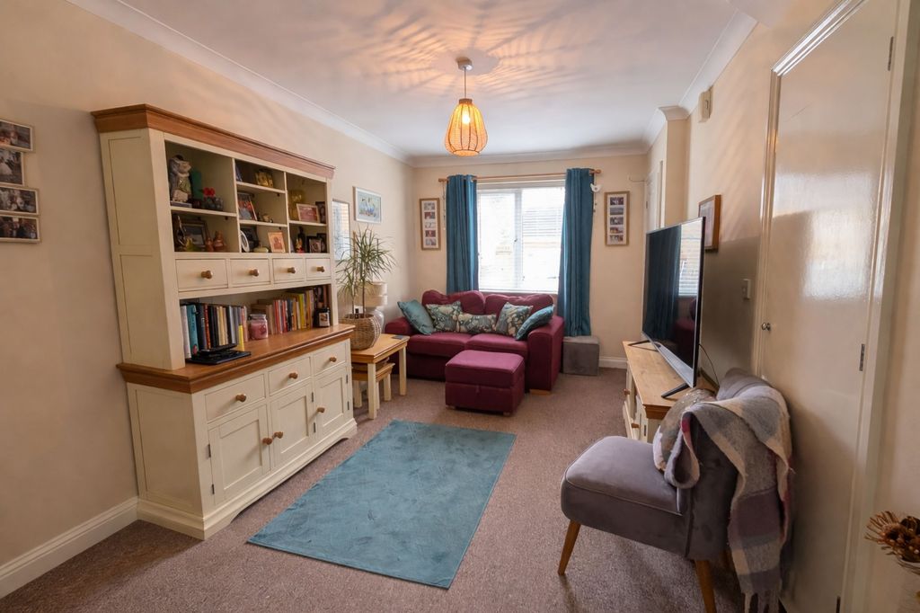 Property photo 3 of 5