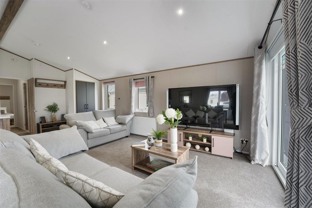 Property photo 2 of 26 Seaview Caravan Park_Dsc07700.Jpg