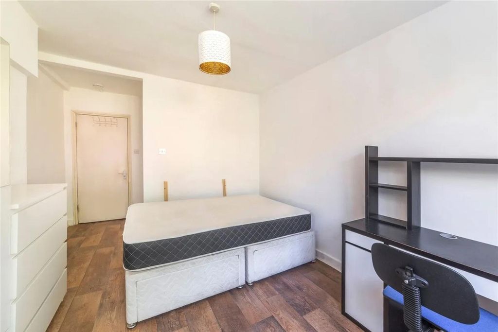 Property photo 2 of 21 33A_Fairbrdige_2.Jpg