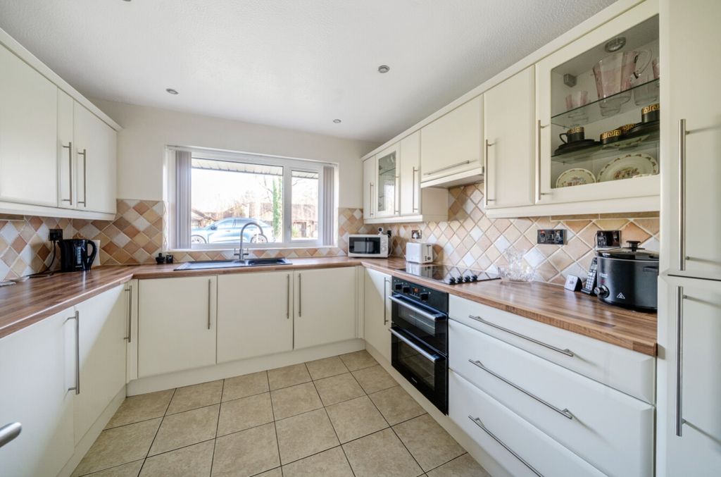 Property photo 2 of 13 1267399 (4)