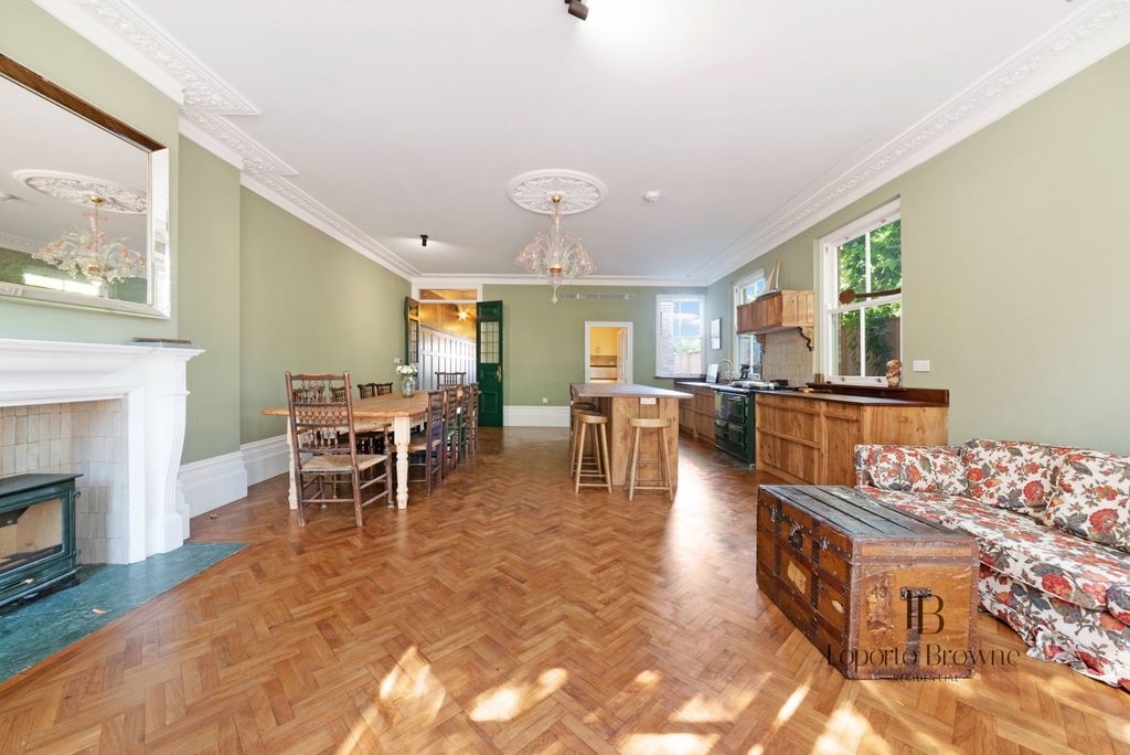 Property photo 2 of 48