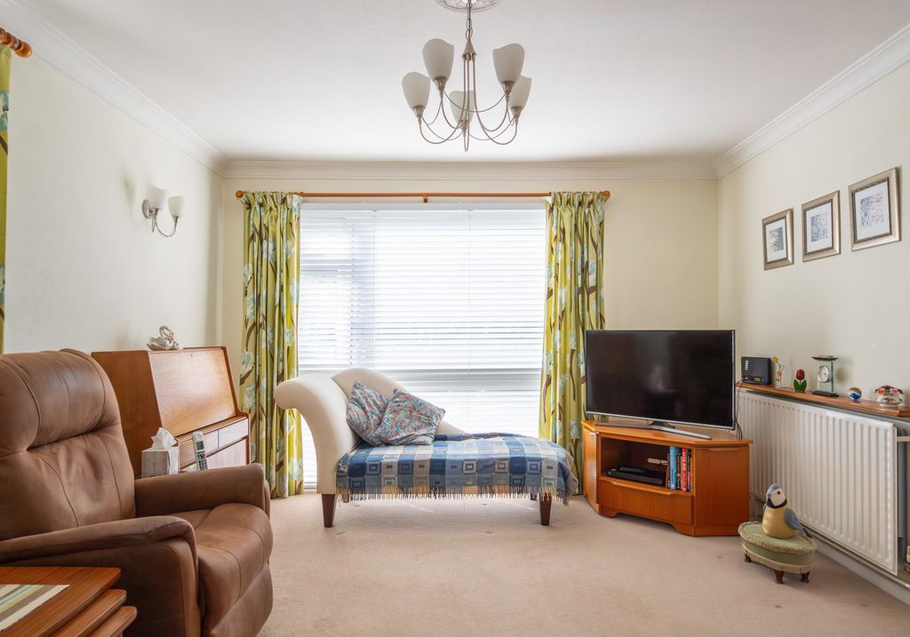 Property photo 3 of 40