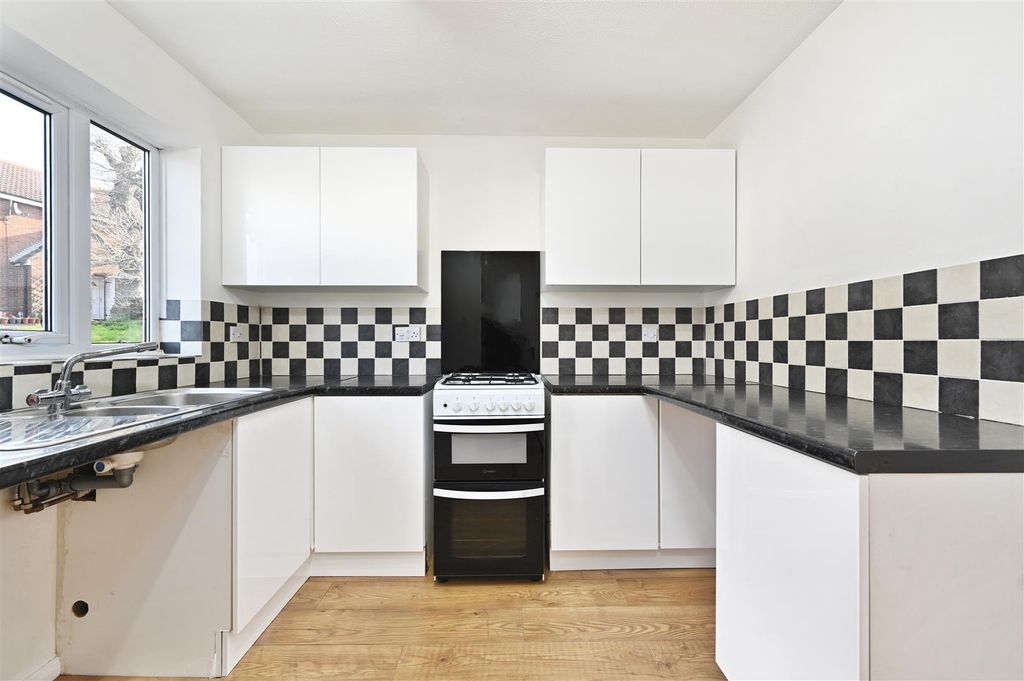 Property photo 2 of 15 Kitchen