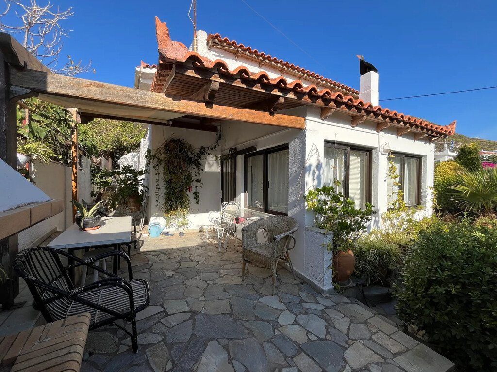 Property photo 1 of 24 For Sale Detached House 110 m² In Attica
