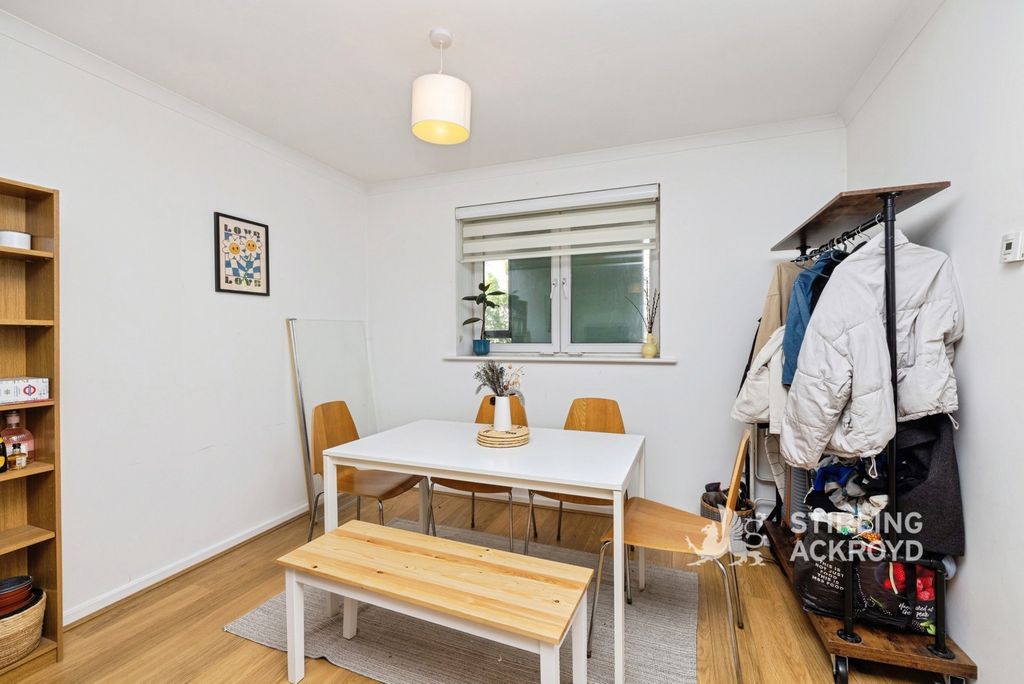 Property photo 3 of 21 Pbox-Img.Jpg