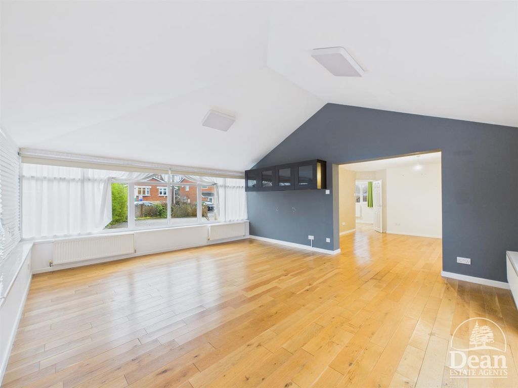 Property photo 2 of 23