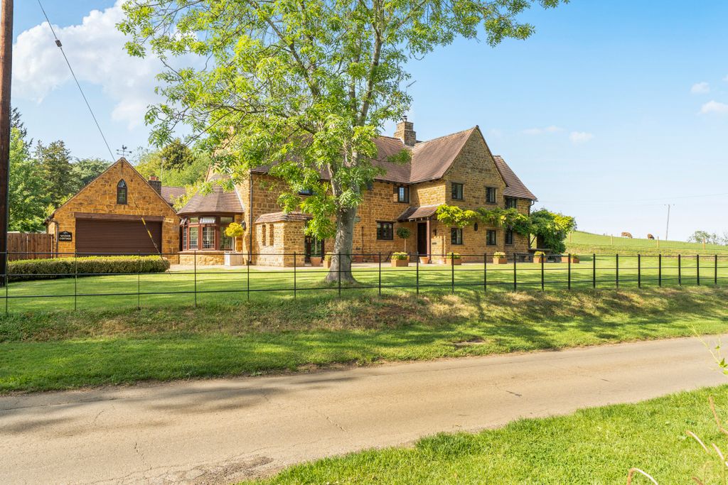 Property photo 1 of 20