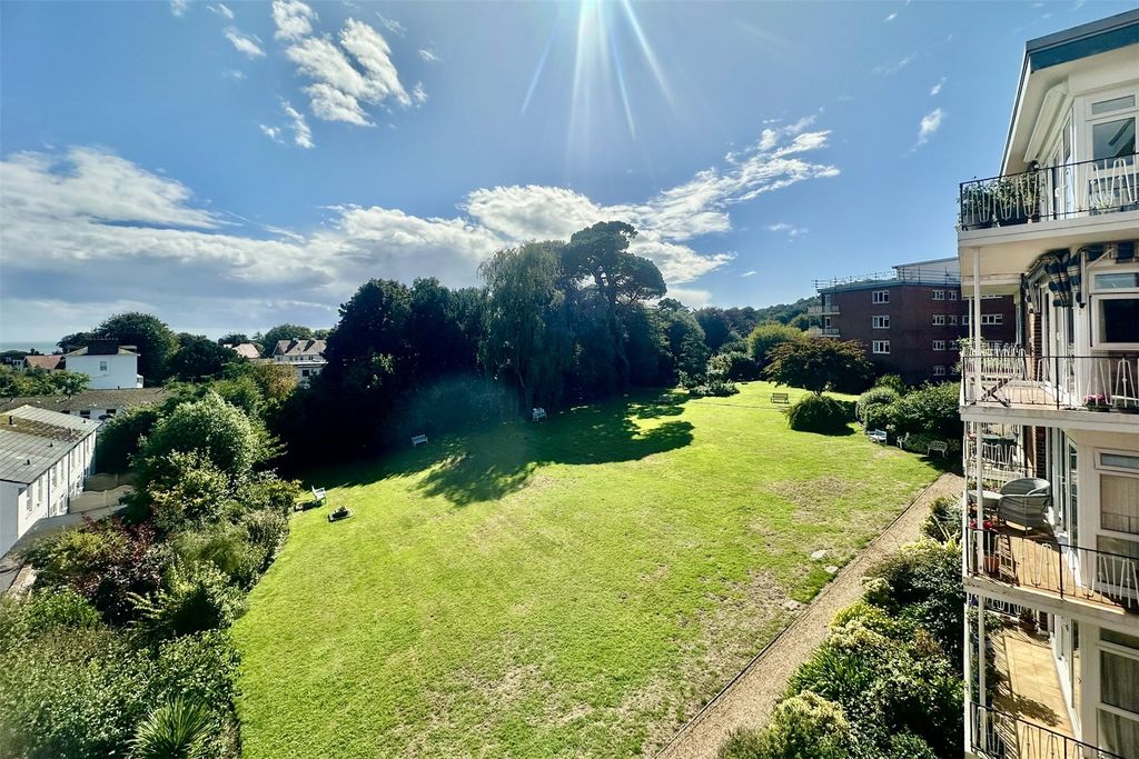 Property photo 2 of 20 Picture No. 32