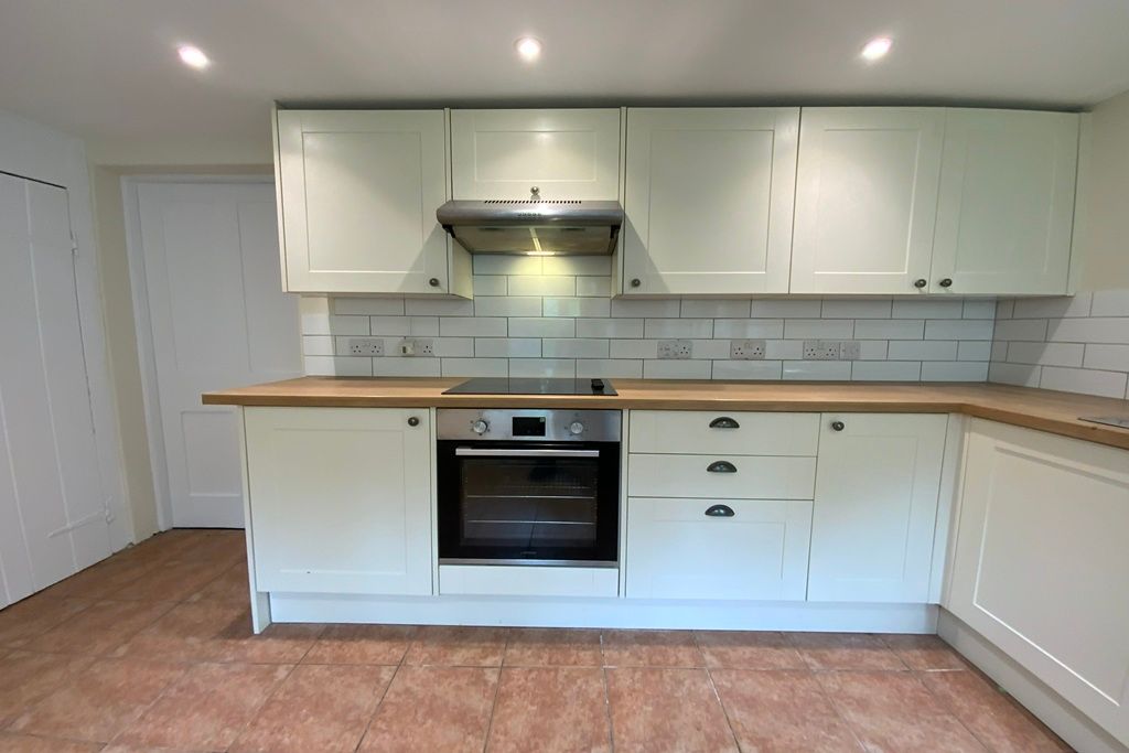 Property photo 2 of 20 Kitchen