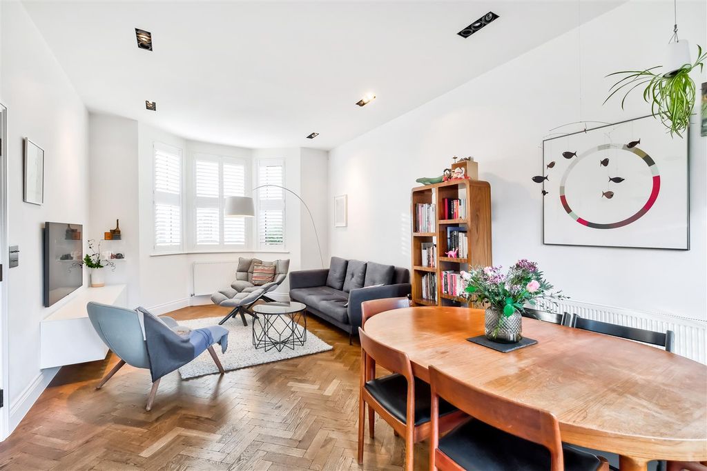 Property photo 2 of 22