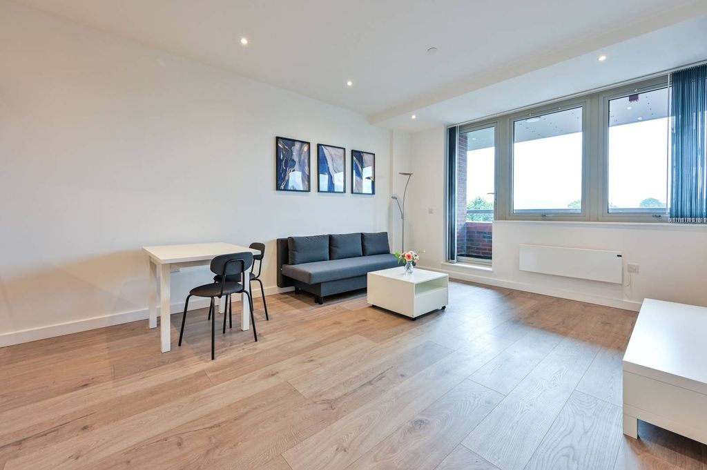 Property photo 2 of 9