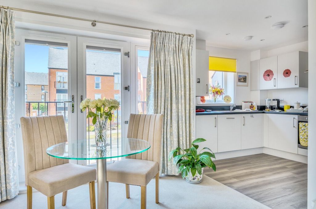 Property photo 2 of 12 1339812-23-689B41...