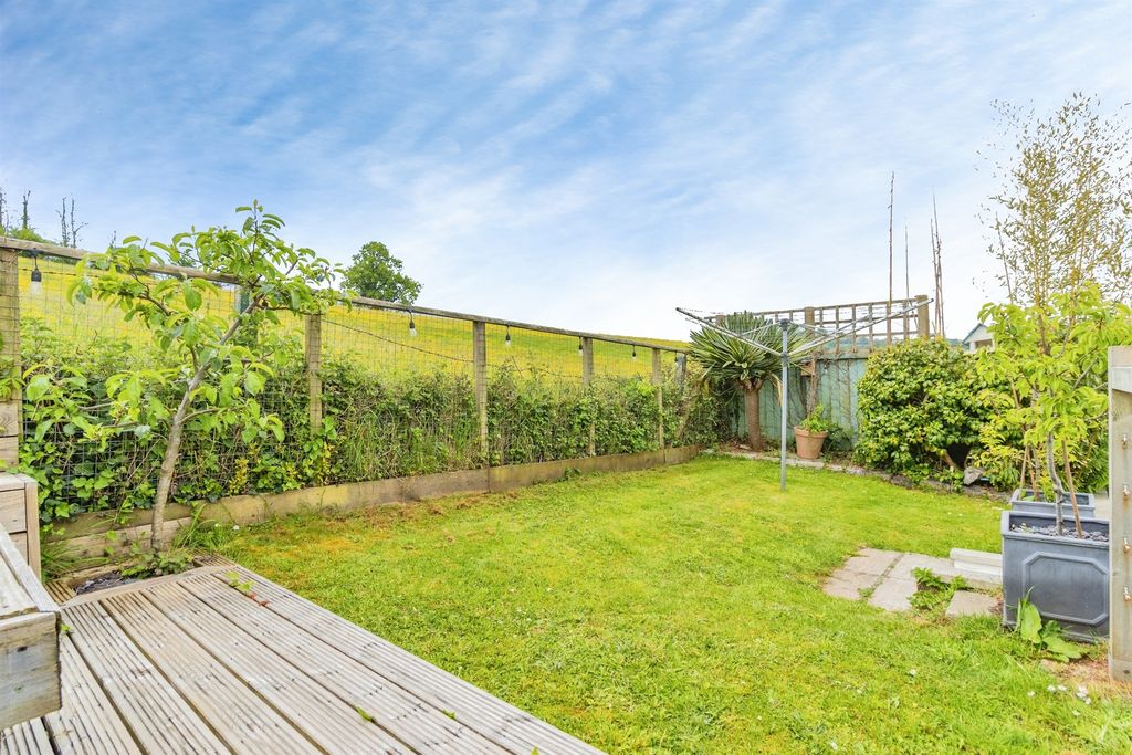 Property photo 2 of 27
