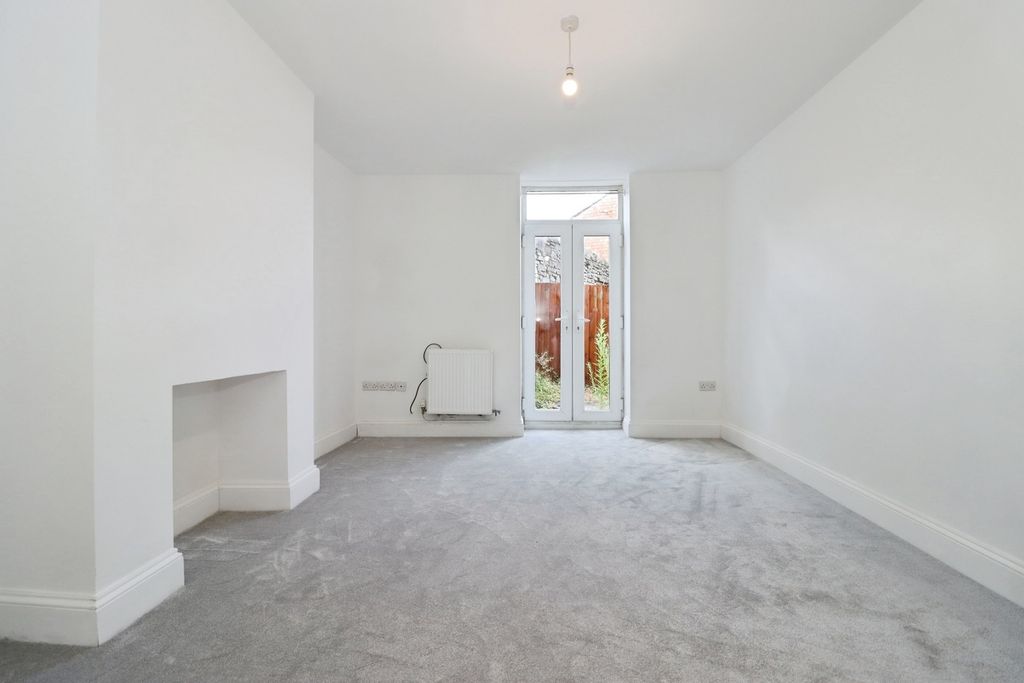 Property photo 2 of 17 Pbox-Img.Jpg