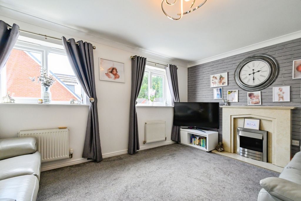 Property photo 3 of 20 Pbox-Img.Jpg