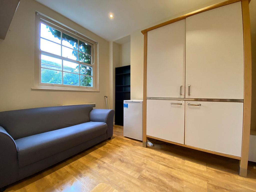 Property photo 1 of 4