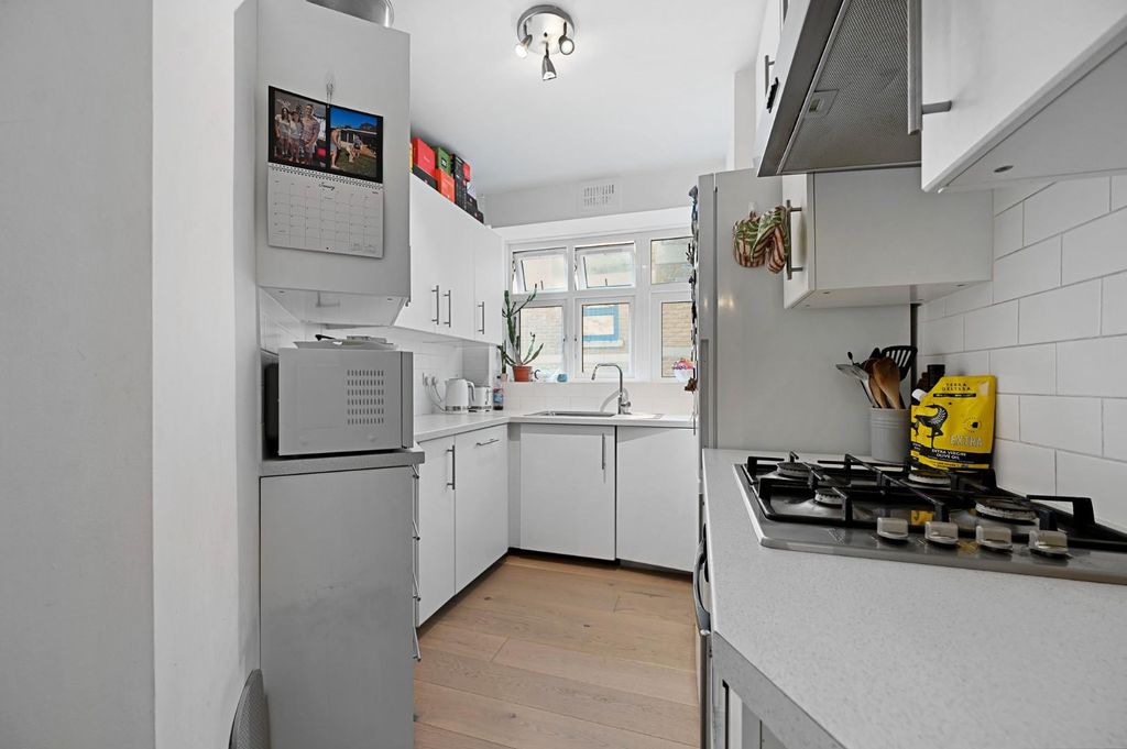 Property photo 1 of 10 Tec - 7 St Edmunds Court - Kitchena1 (1).Jpg