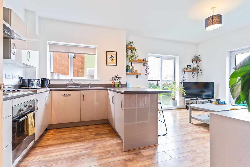 Property photo 3 of 14