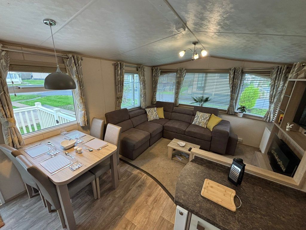 Property photo 2 of 4 Carnaby Oakdale Open-Plan Lounge Kitchen And Dining Area