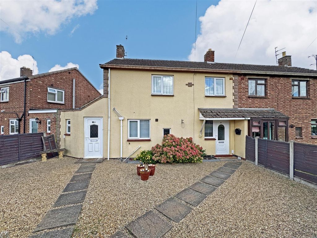 Property photo 1 of 16 Irnham Road, Stamford