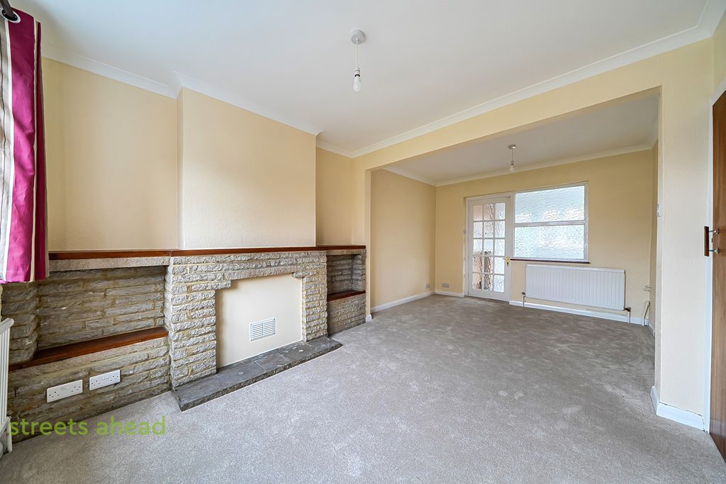 Property photo 2 of 12 2Eb0A10E-8797-4c7...