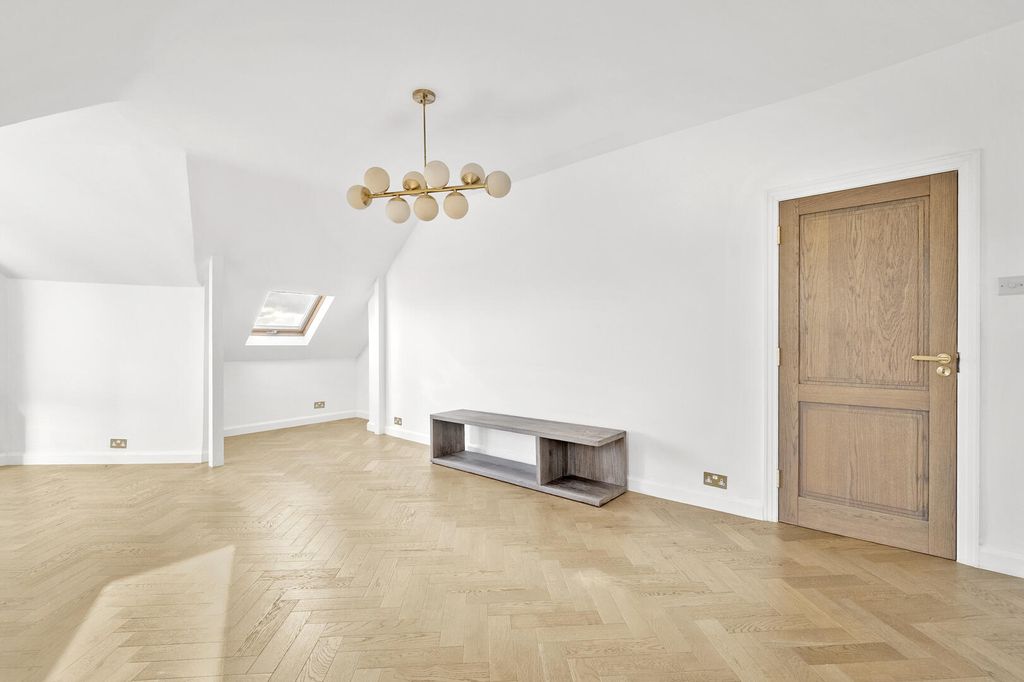 Additional image 16 of 3 bed flat for saleBycullah Road, Enfield EN2