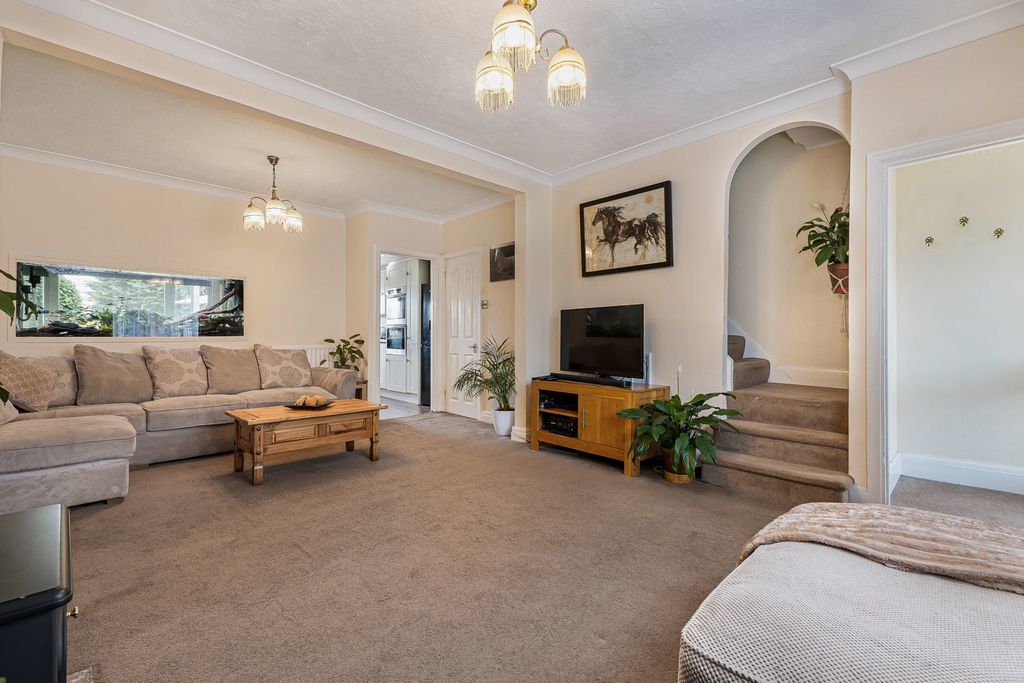 Property photo 3 of 39