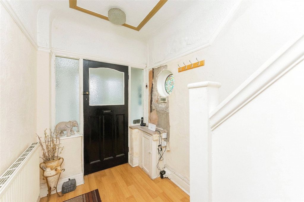 Property photo 2 of 16 Picture No. 28