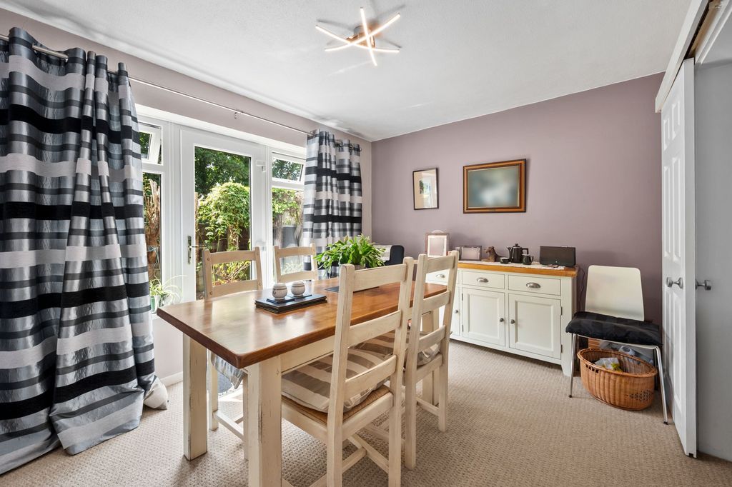 Property photo 3 of 33