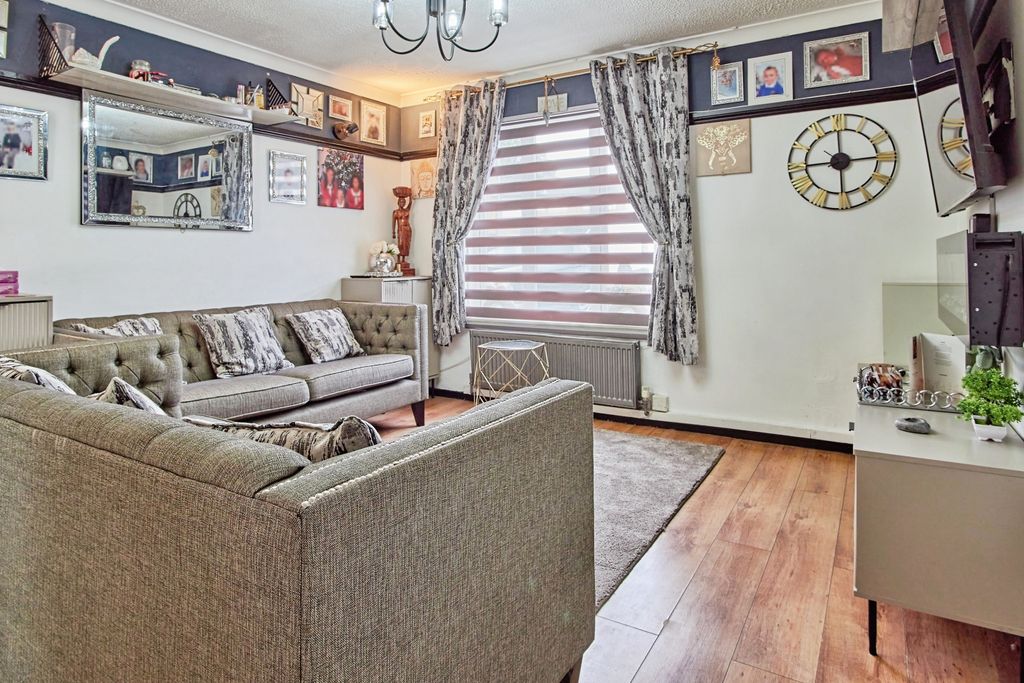 Property photo 3 of 15 Living Room
