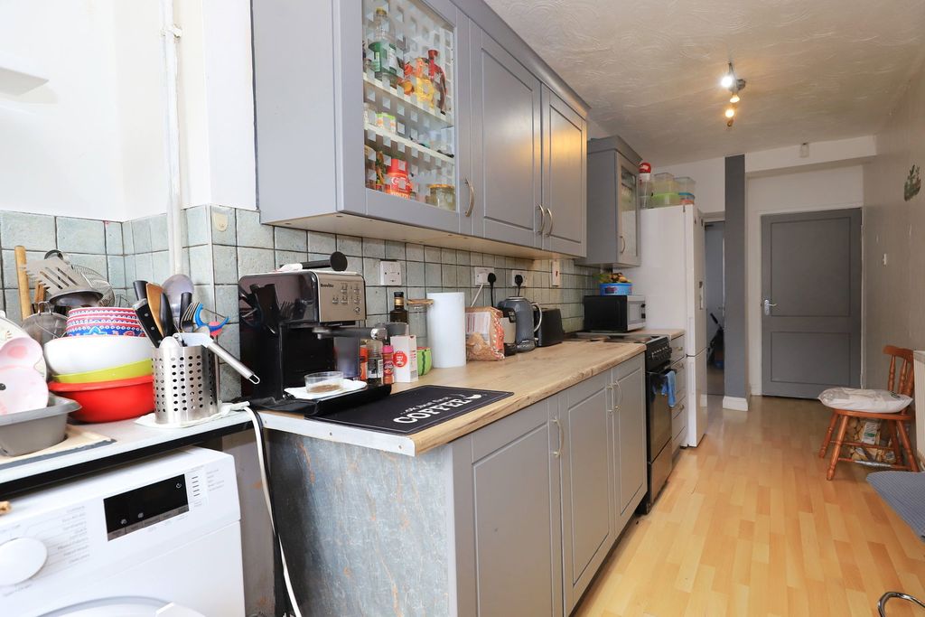 Property photo 3 of 25