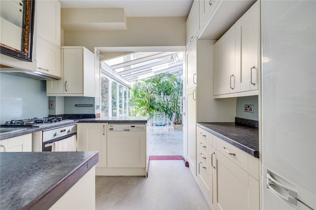 Property photo 2 of 18 Picture No. 02